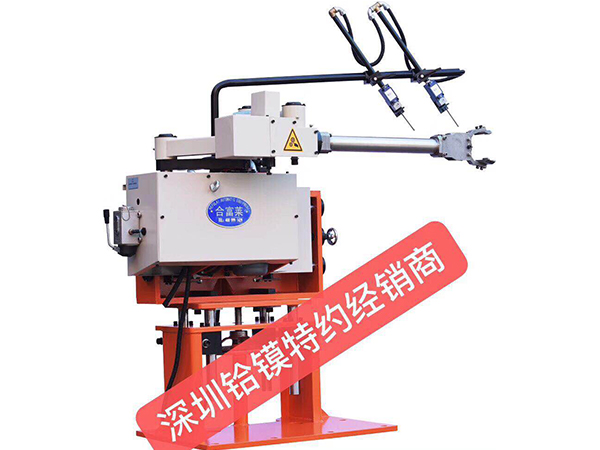 取件夾出機械手